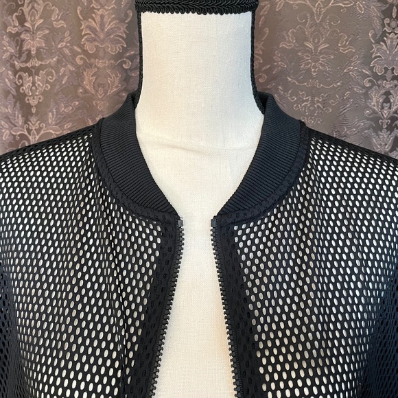 Victoria Sport Black Mesh Bomber Style Jacket Size Medium NWOT - Picture 6 of 10